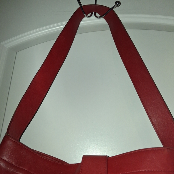 Coach Red Leather Shoulder Bag with Gold Buckle - Picture 9 of 10